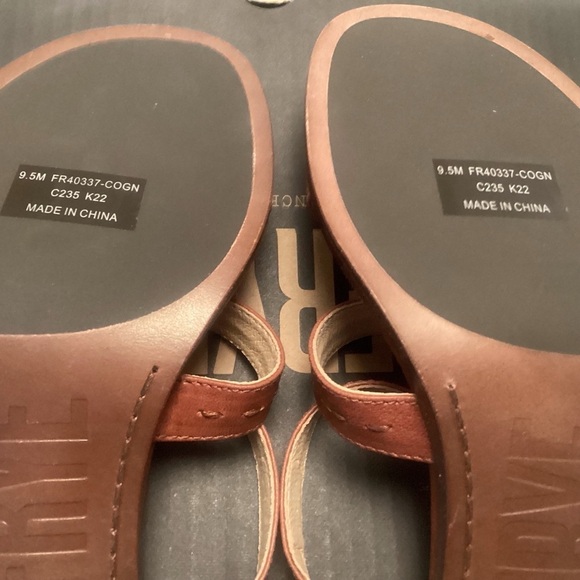 Frye Estelle Leather Strappy Stack Heeled Y2K Boho Slide Sandals  Cognac NIB 9.5 - Picture 2 of 10